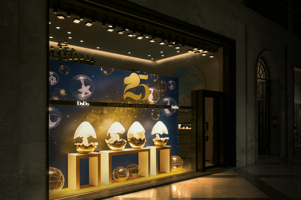 DODO JEWELS CHRISTMAS WINDOWS